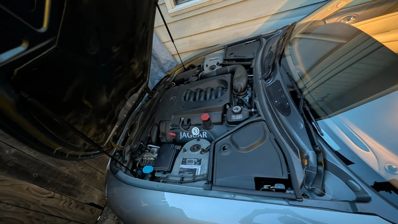 2003 Jaguar X100 XK8 - Image 11 of 16