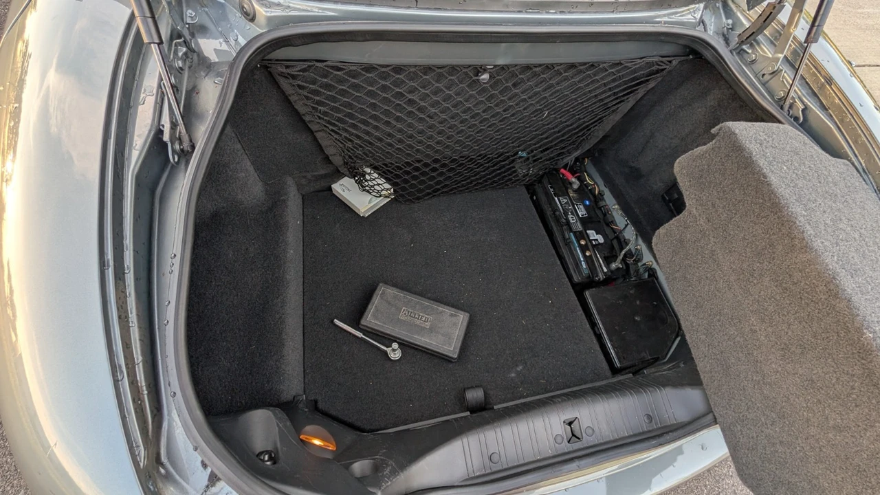 2003 Jaguar X100 XK8 - Image 10 of 16
