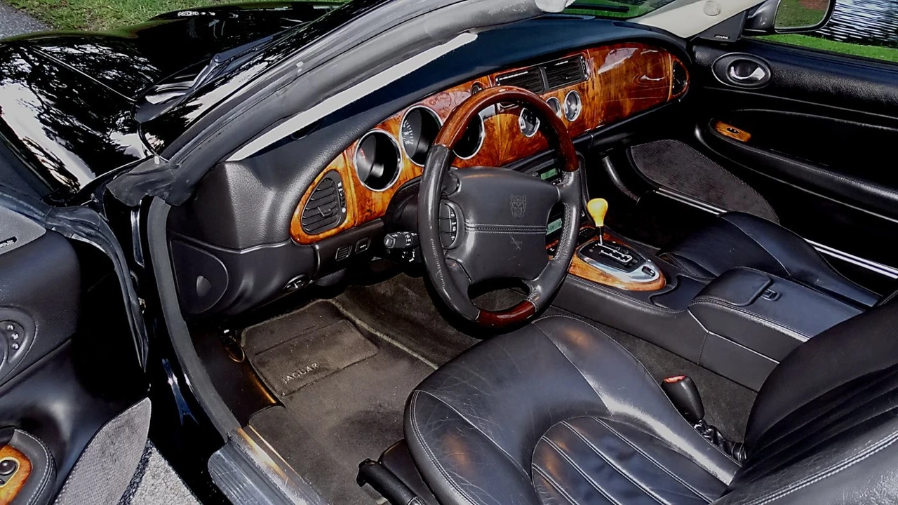 2003 Jaguar X100 XK8 - Image 13 of 21