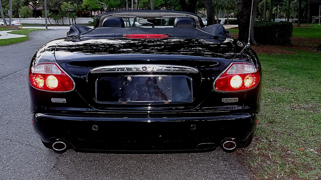 2003 Jaguar X100 XK8 - Image 8 of 21