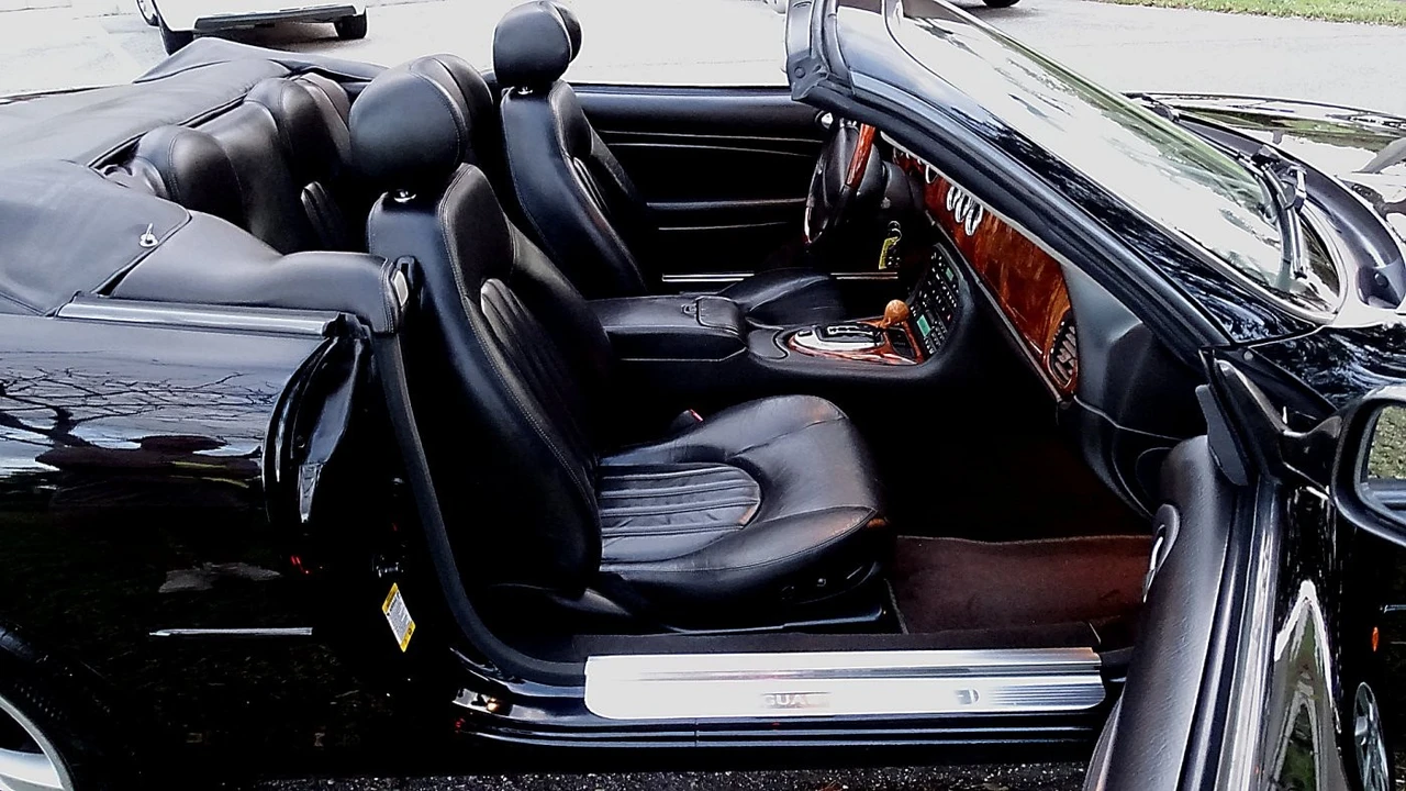 2003 Jaguar X100 XK8 - Image 16 of 21