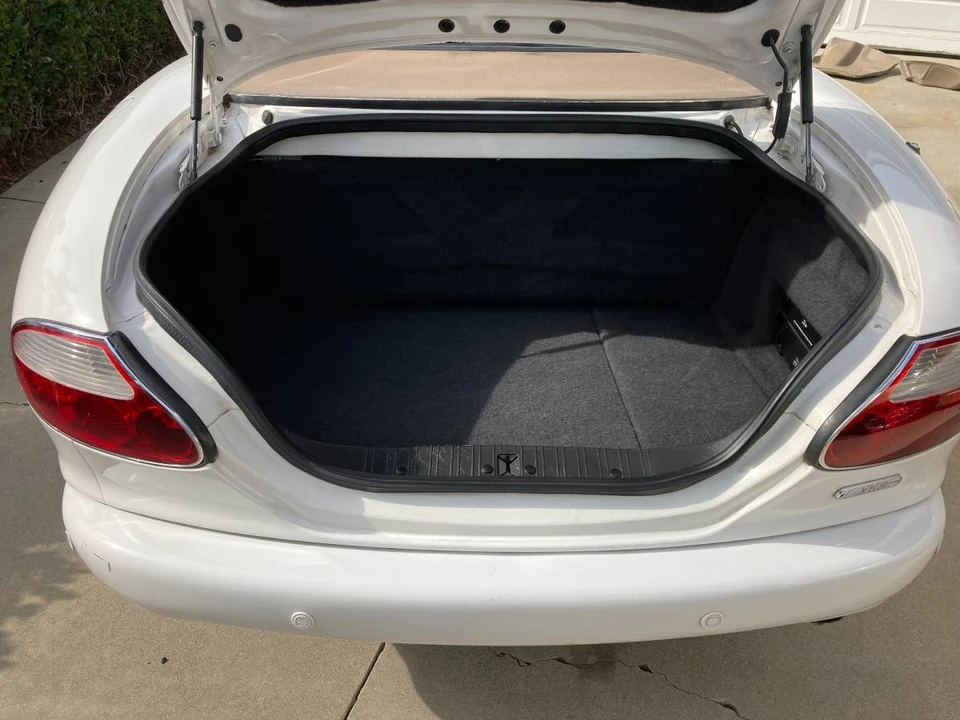 2003 Jaguar X100 XK8 - Image 7 of 9