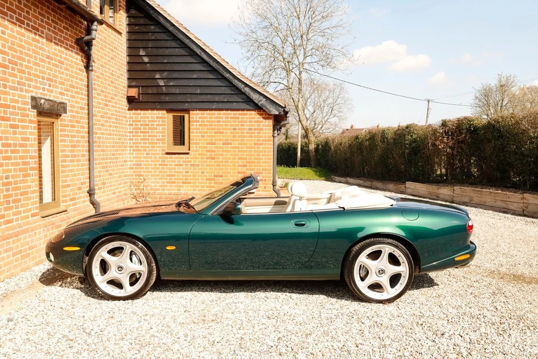 2003 Jaguar X100 XKR - Image 9 of 30
