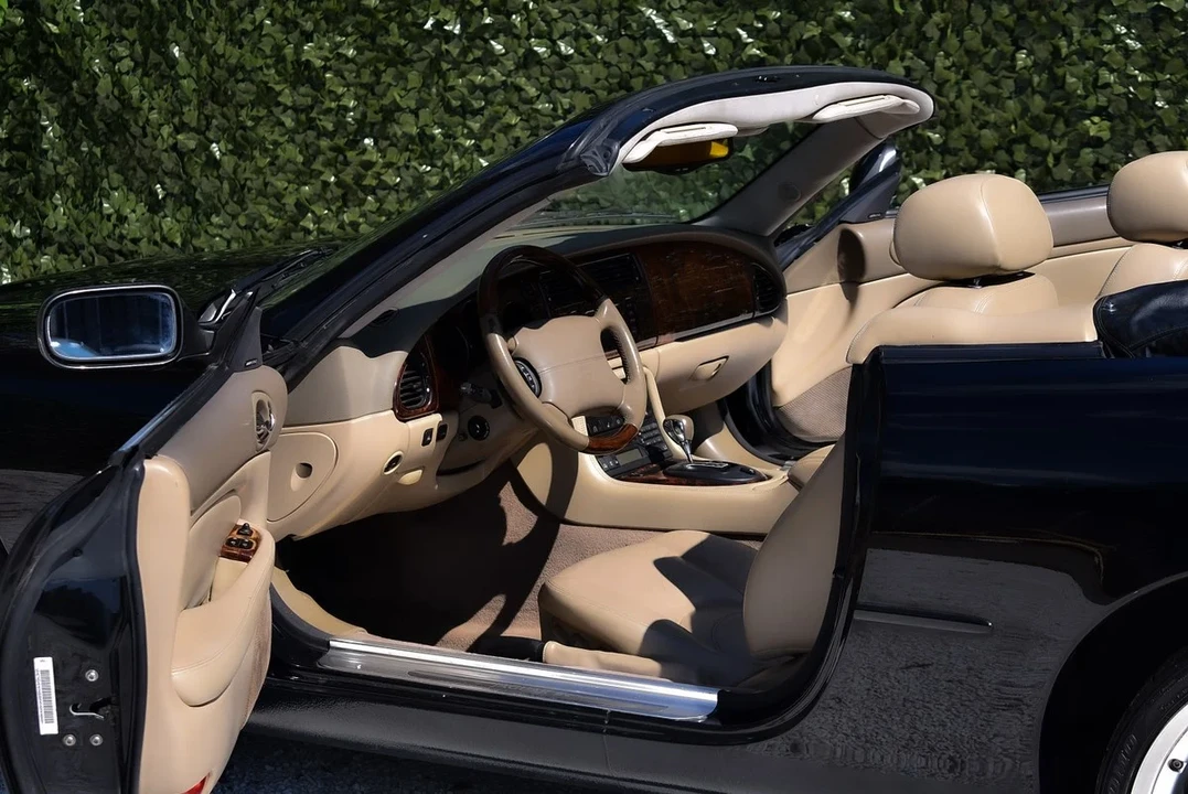 2003 Jaguar X100 XKR - Image 25 of 30