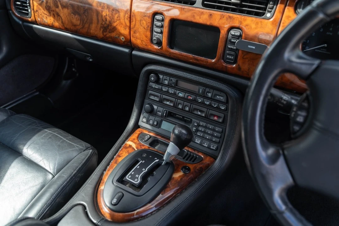 2003 Jaguar X100 XKR - Image 27 of 30