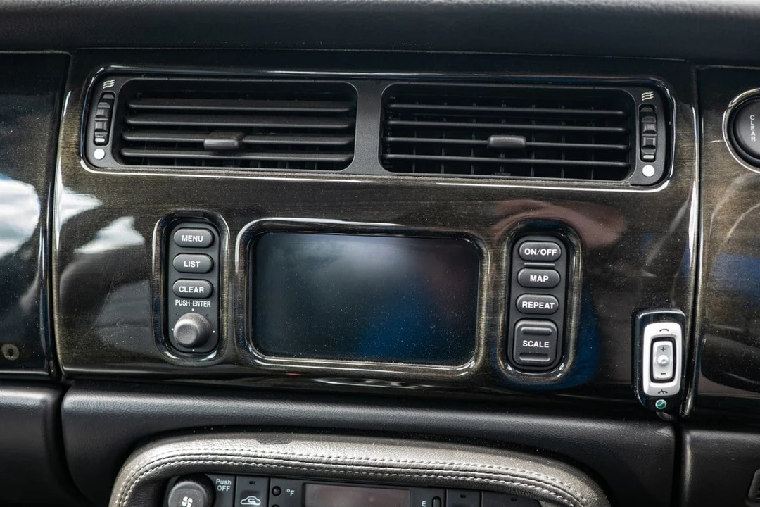 2003 Jaguar X100 XKR - Image 12 of 30
