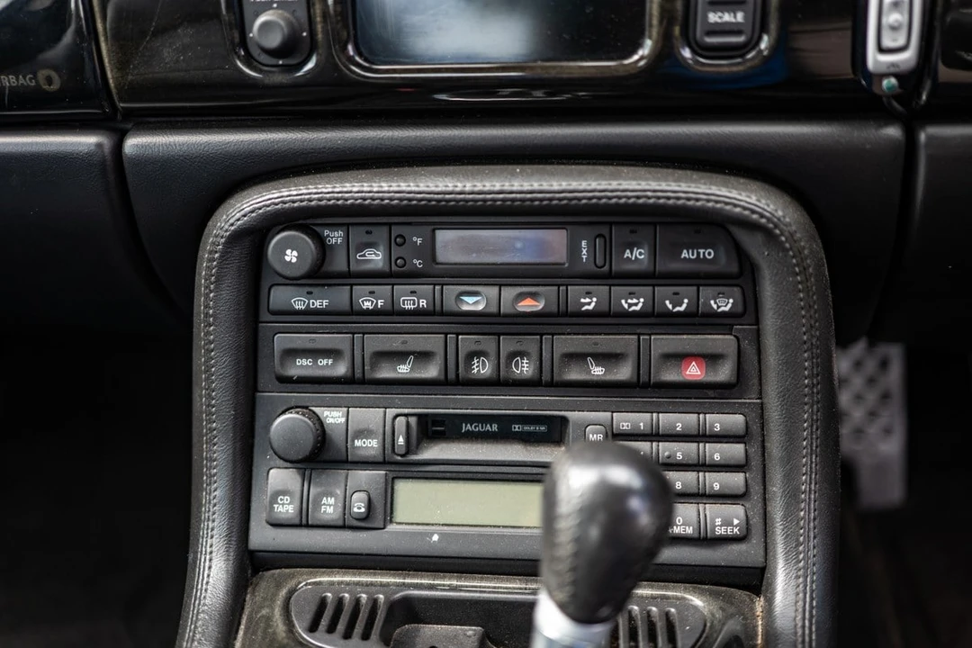 2003 Jaguar X100 XKR - Image 10 of 30