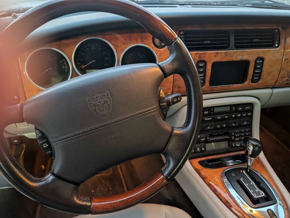 2003 Jaguar X100 XKR - Image 4 of 6