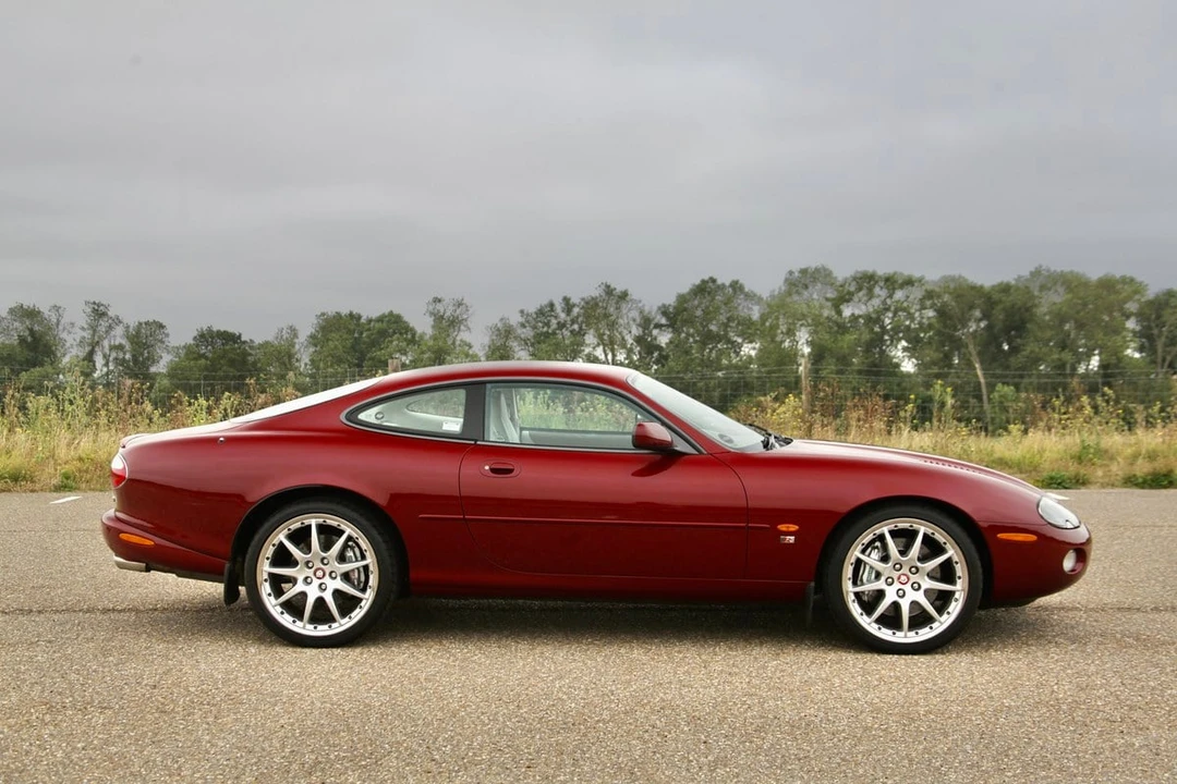 2003 Jaguar X100 XKR - Image 9 of 30