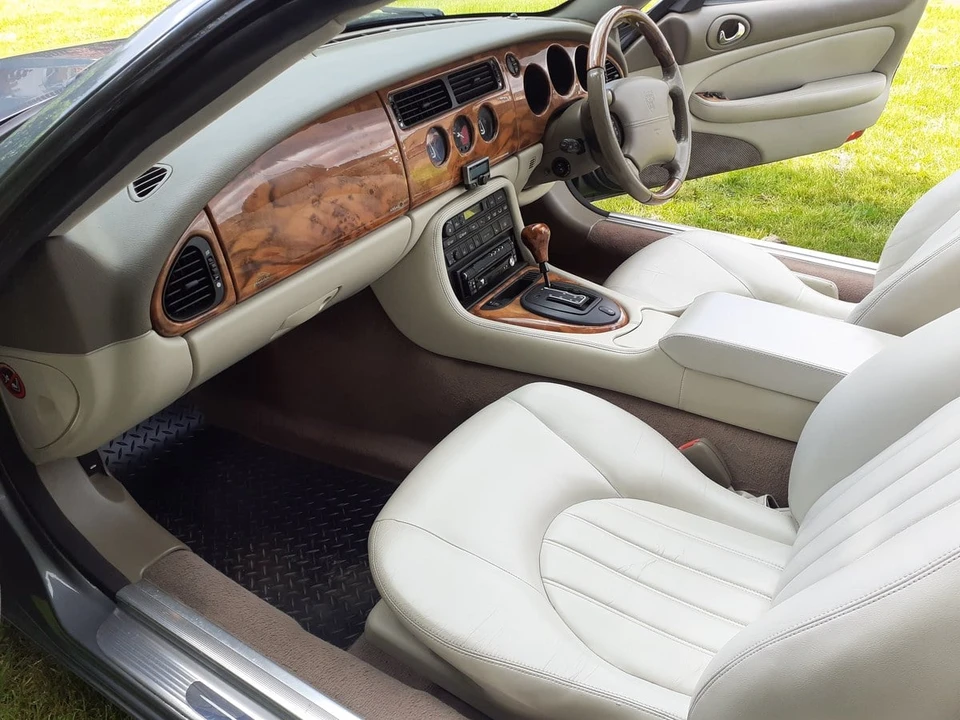 2003 Jaguar X100 XK8 - Image 18 of 30