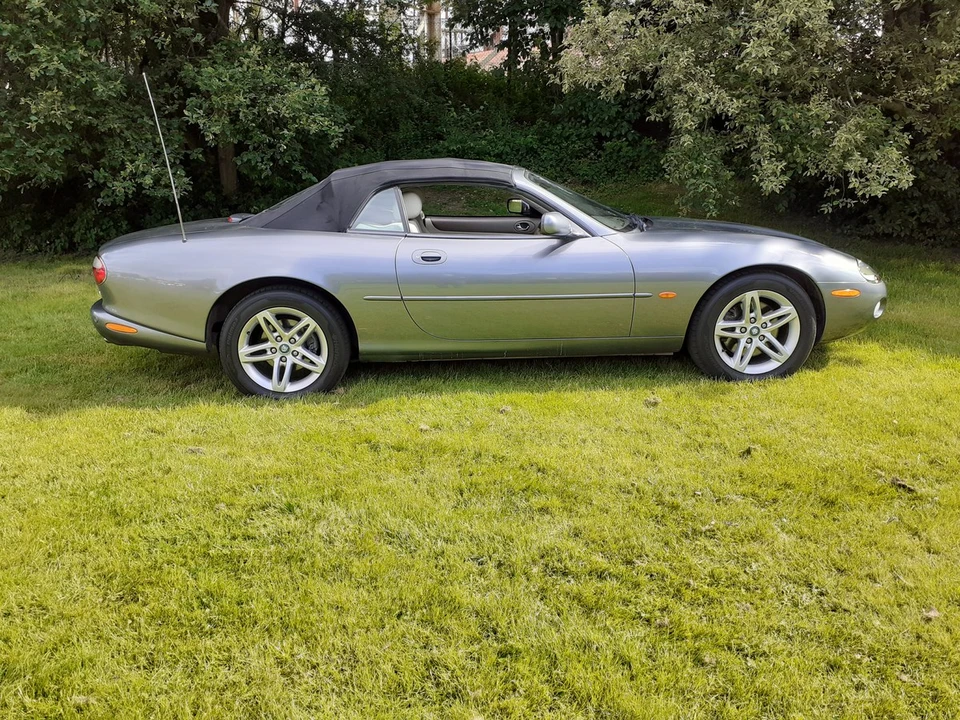 2003 Jaguar X100 XK8 - Image 10 of 30