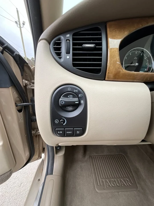 2003 Jaguar X-Type - Image 7 of 20
