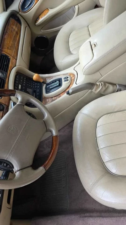 2003 Jaguar X308 XJ - Image 3 of 14