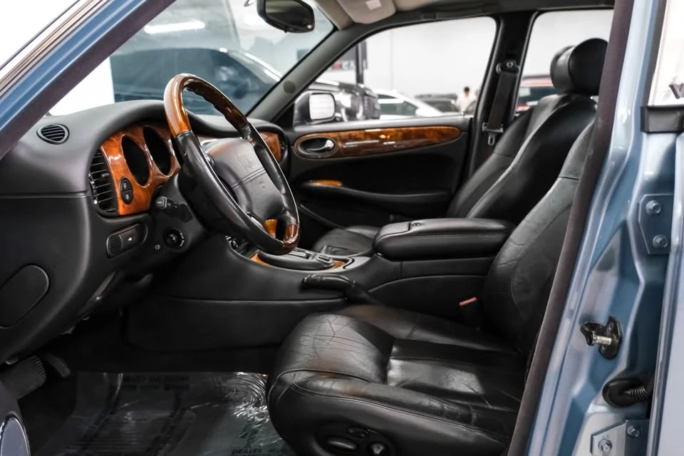 2003 Jaguar X308 XJ - Image 3 of 20