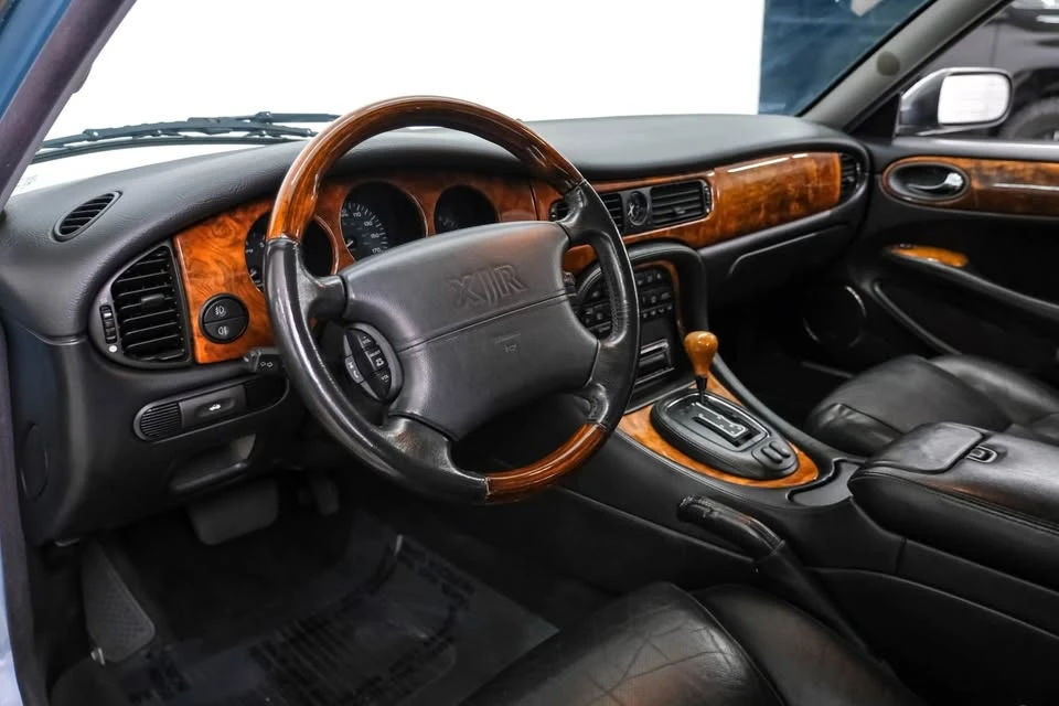 2003 Jaguar X308 XJ - Image 2 of 20
