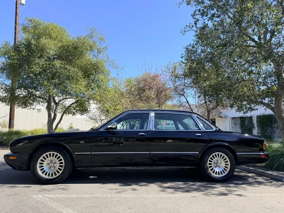 2003 Jaguar X308 XJR - Image 2 of 12