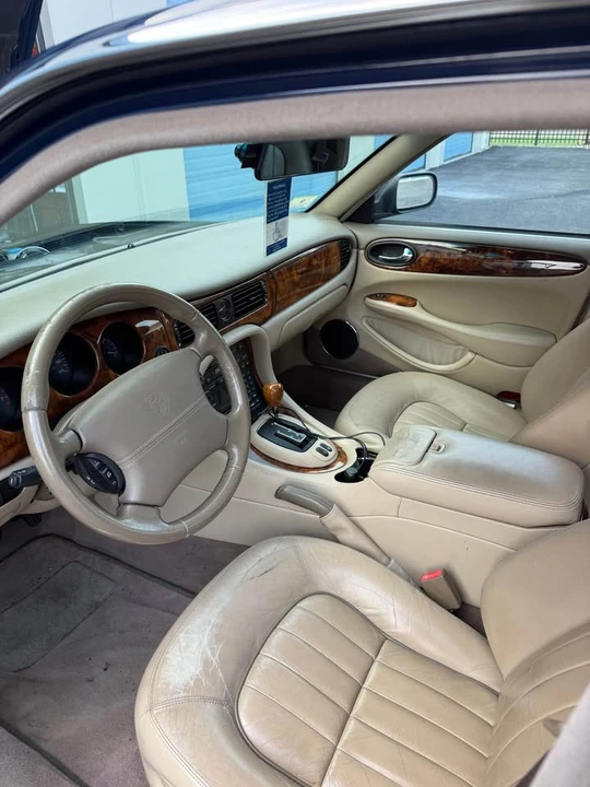 2003 Jaguar X308 XJ - Image 8 of 10