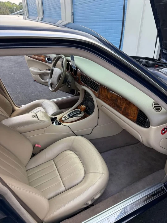 2003 Jaguar X308 XJ - Image 10 of 10