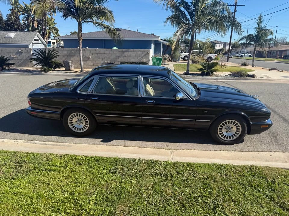 2003 Jaguar X308 XJ - Image 3 of 10