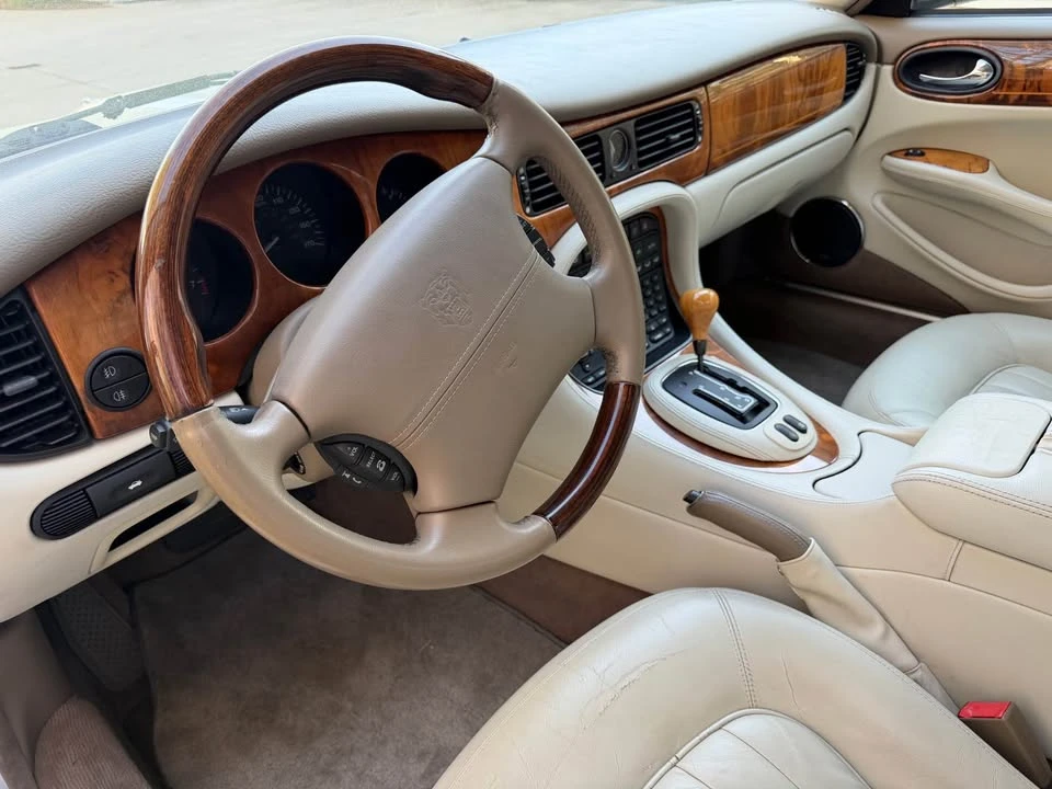 2003 Jaguar X308 XJ - Image 8 of 18