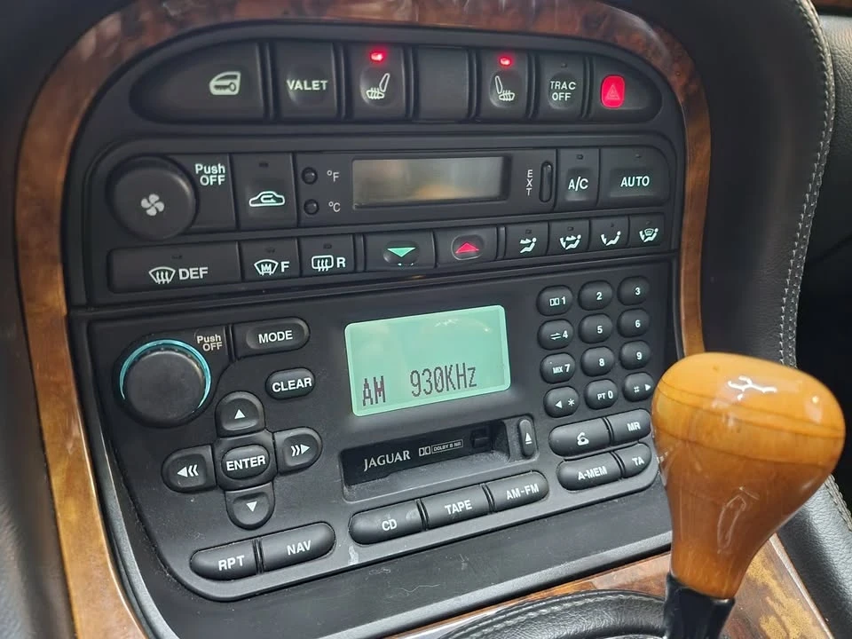 2003 Jaguar X308 XJ - Image 12 of 20