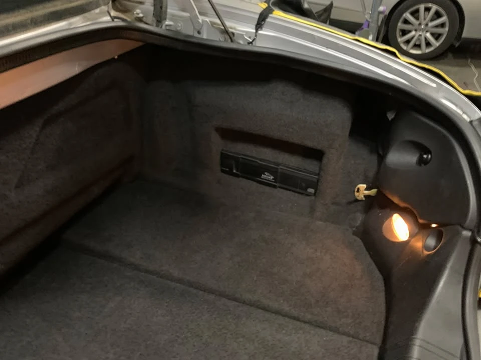 2003 Jaguar X100 XK8 - Image 10 of 11