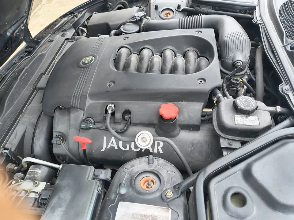 2003 Jaguar X100 XK8 - Image 12 of 16
