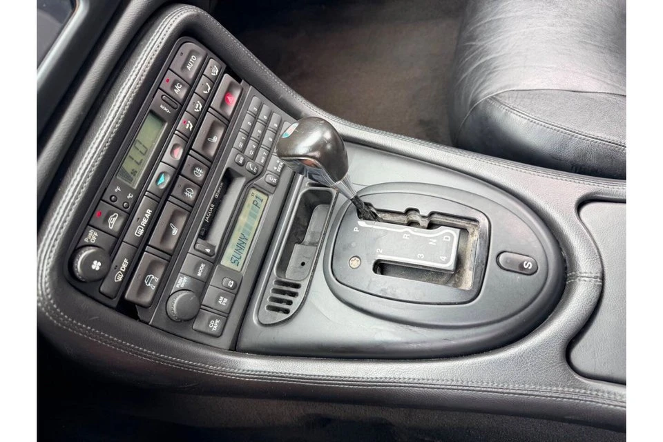 2003 Jaguar X100 XKR - Image 20 of 20
