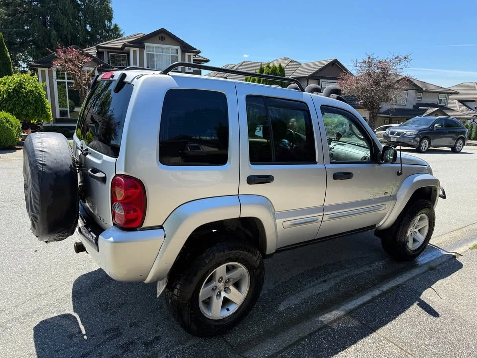 2003 Jeep KJ Liberty - Image 3 of 10
