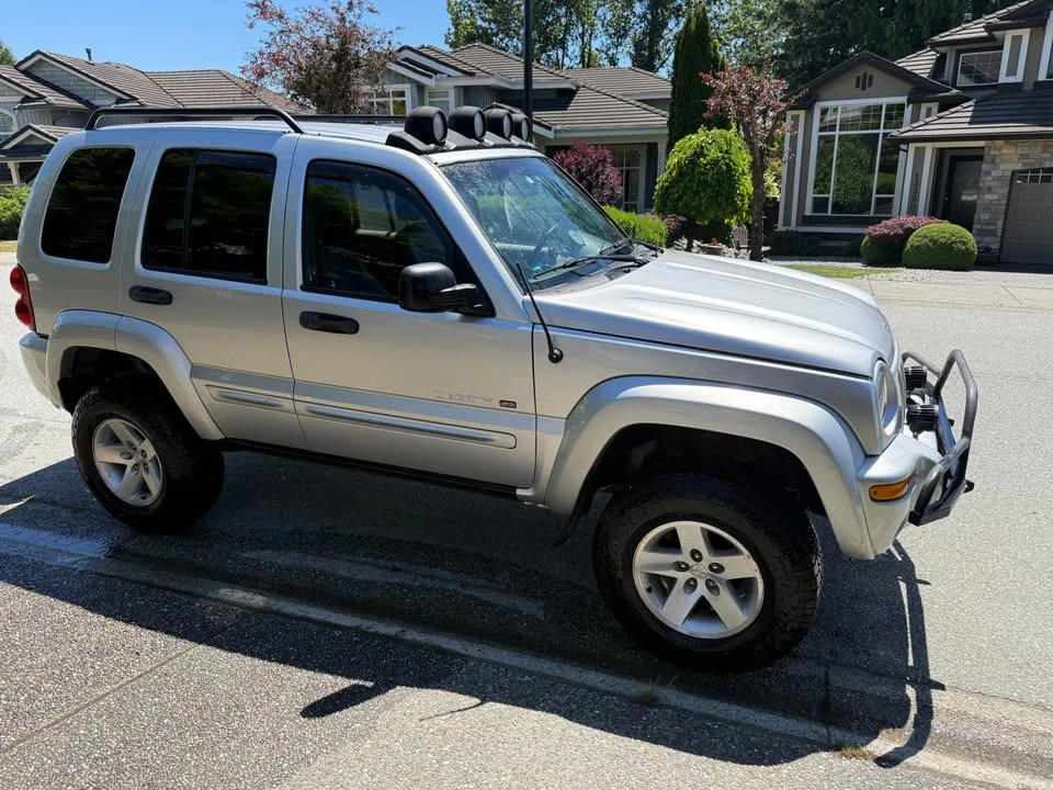 2003 Jeep KJ Liberty - Image 2 of 10