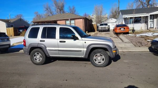 2003 Jeep KJ Liberty - Image 2 of 10