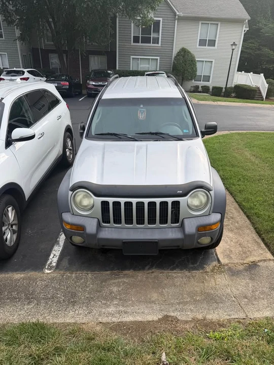 2003 Jeep KJ Liberty - Image 2 of 10