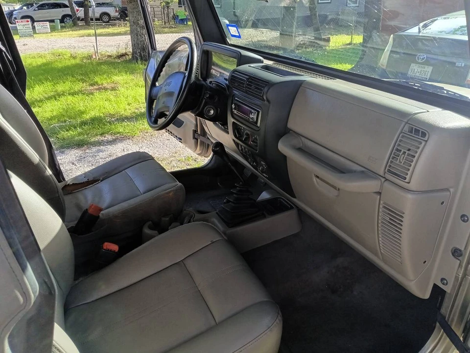 2003 Jeep Wrangler - Image 2 of 4