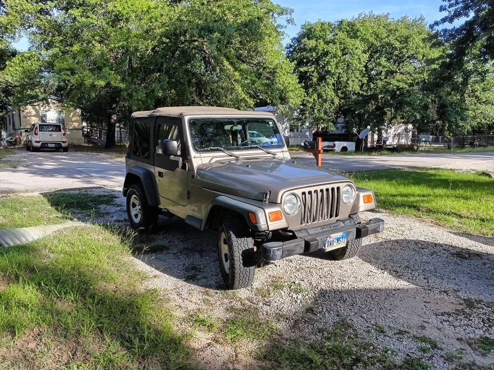 2003 Jeep Wrangler - Image 3 of 4