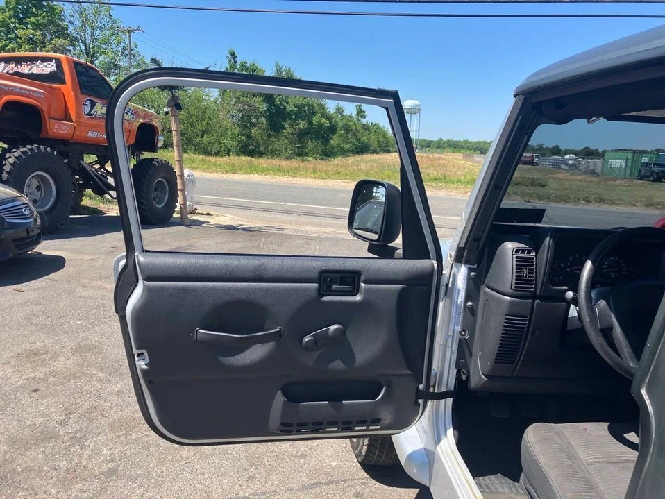 2003 Jeep TJ Wrangler - Image 17 of 20