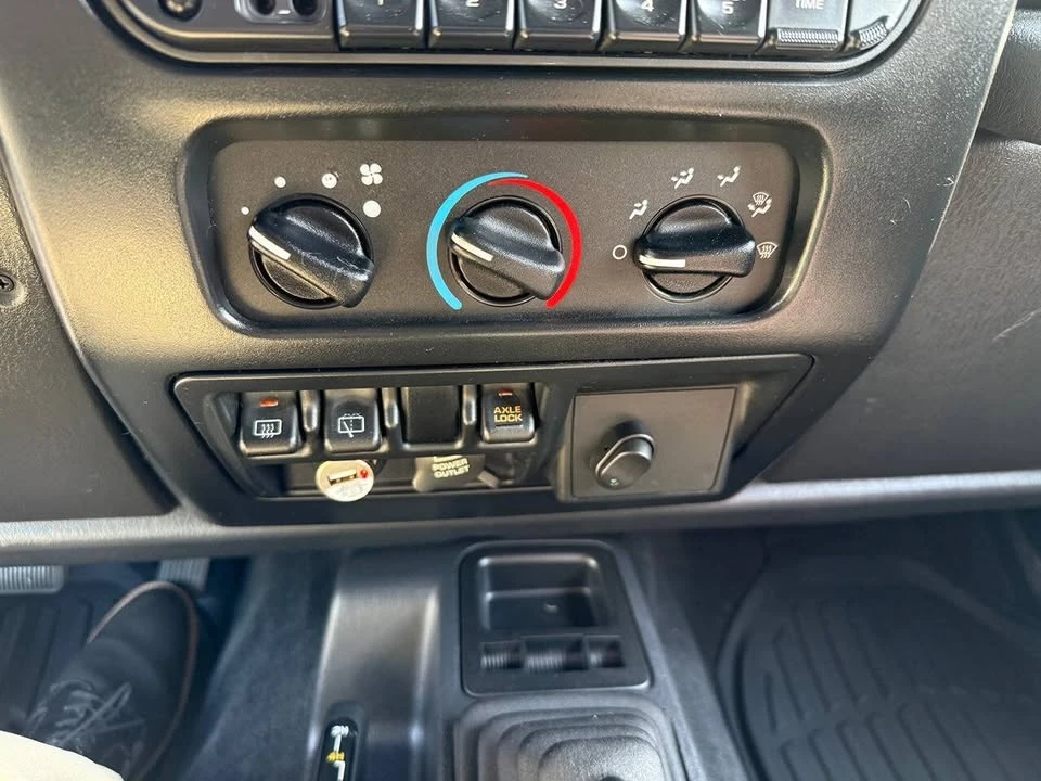2003 Jeep TJ Wrangler - Image 18 of 20