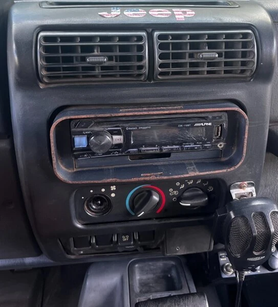 2003 Jeep TJ Wrangler - Image 10 of 15