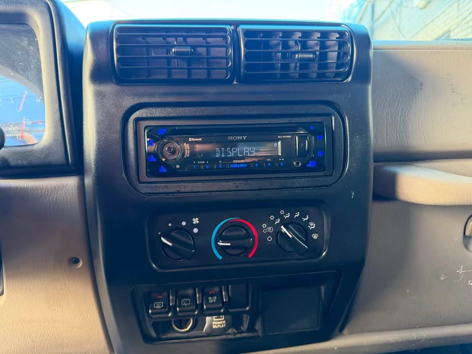 2003 Jeep TJ Wrangler - Image 11 of 14