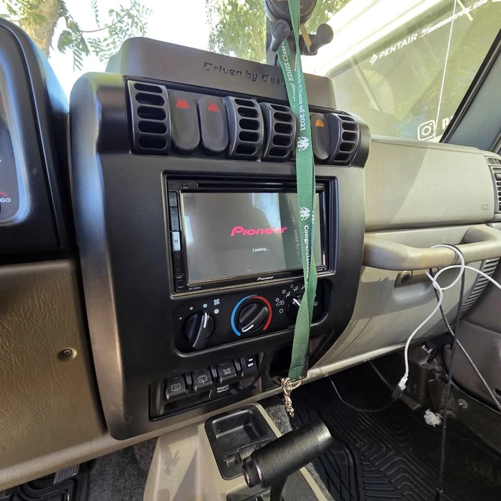 2003 Jeep TJ Wrangler - Image 6 of 11