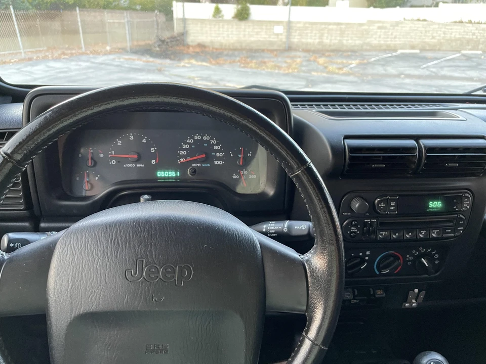 2003 Jeep TJ Wrangler - Image 25 of 31