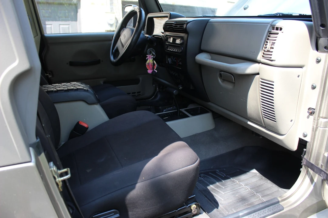 2003 Jeep TJ Wrangler - Image 12 of 16