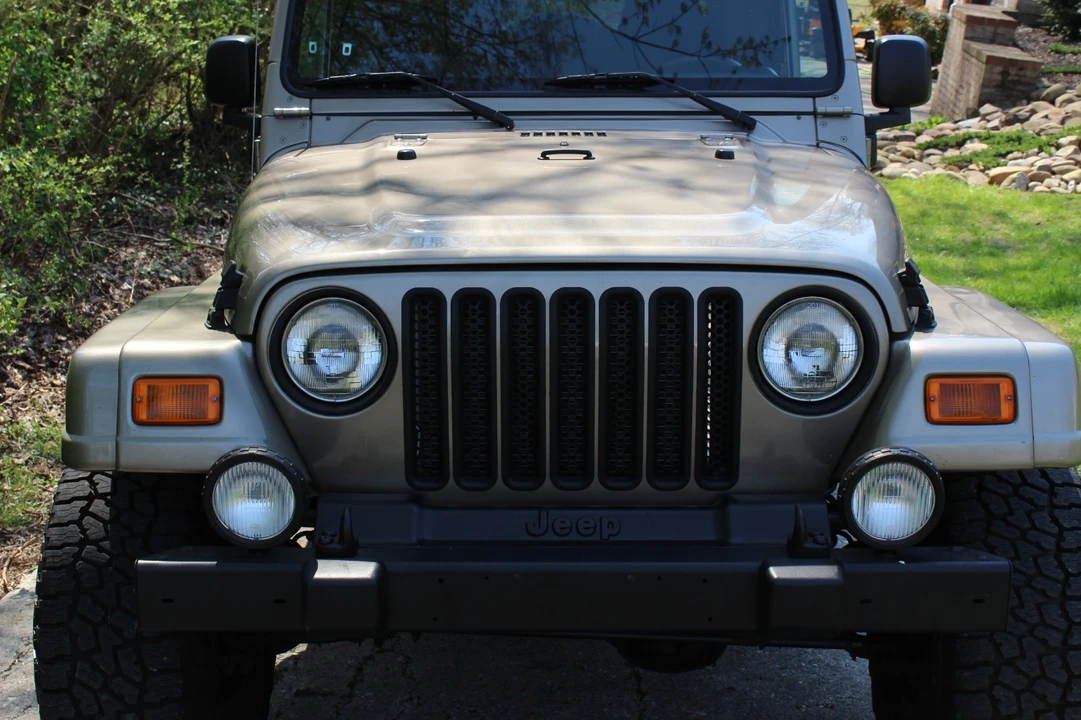 2003 Jeep TJ Wrangler - Image 2 of 16