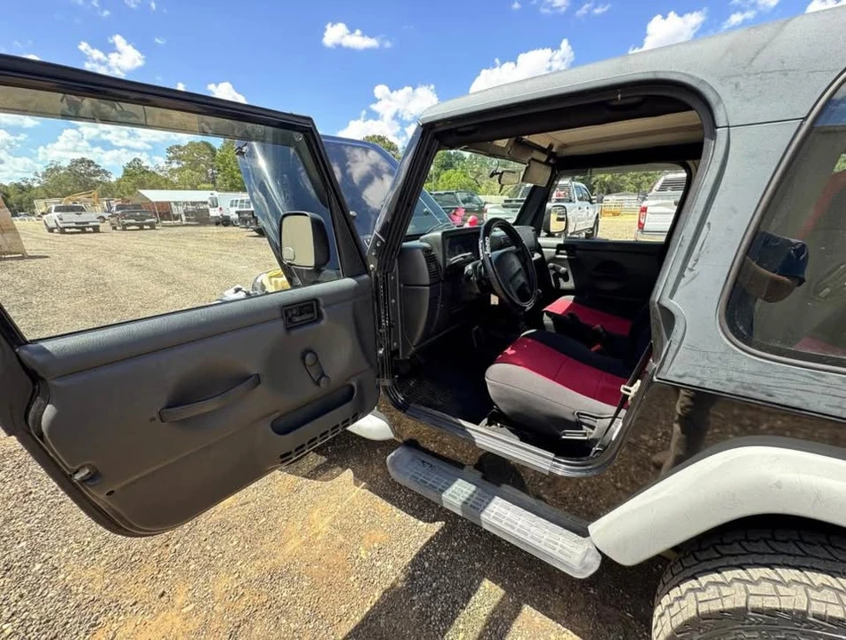 2003 Jeep TJ Wrangler - Image 10 of 12