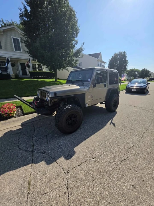 2003 Jeep TJ Wrangler - Image 2 of 11