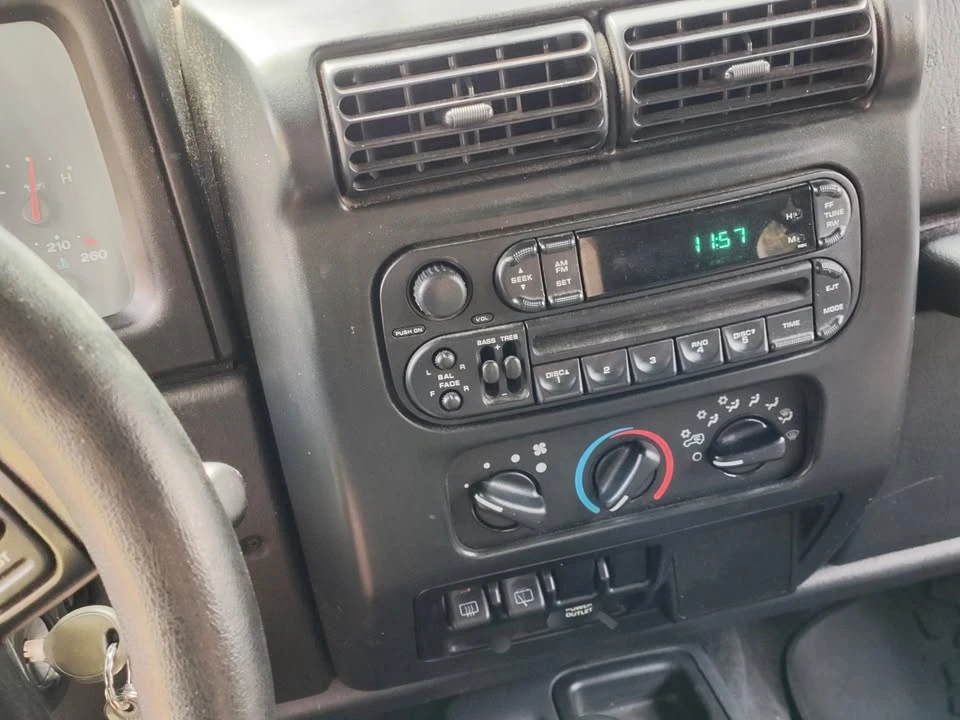 2003 Jeep TJ Wrangler - Image 10 of 11