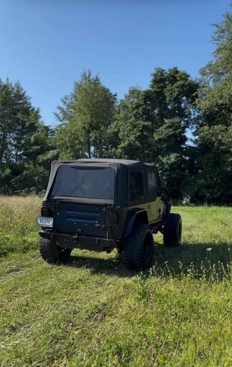 2003 Jeep TJ Wrangler - Image 2 of 2
