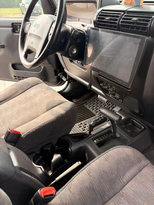 2003 Jeep TJ Wrangler - Image 10 of 11