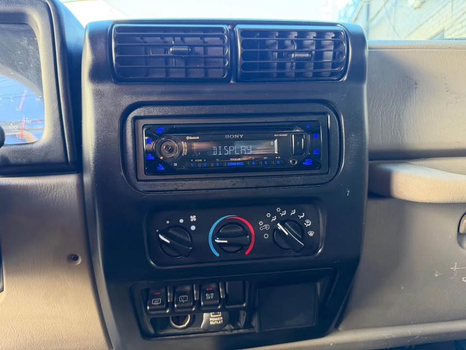 2003 Jeep TJ Wrangler - Image 11 of 16