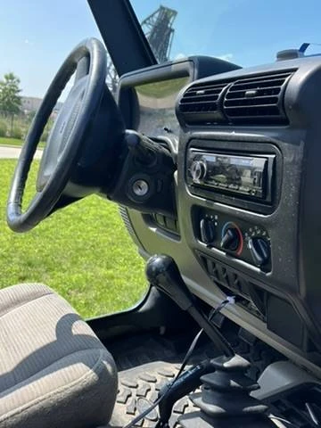 2003 Jeep TJ Wrangler - Image 14 of 15