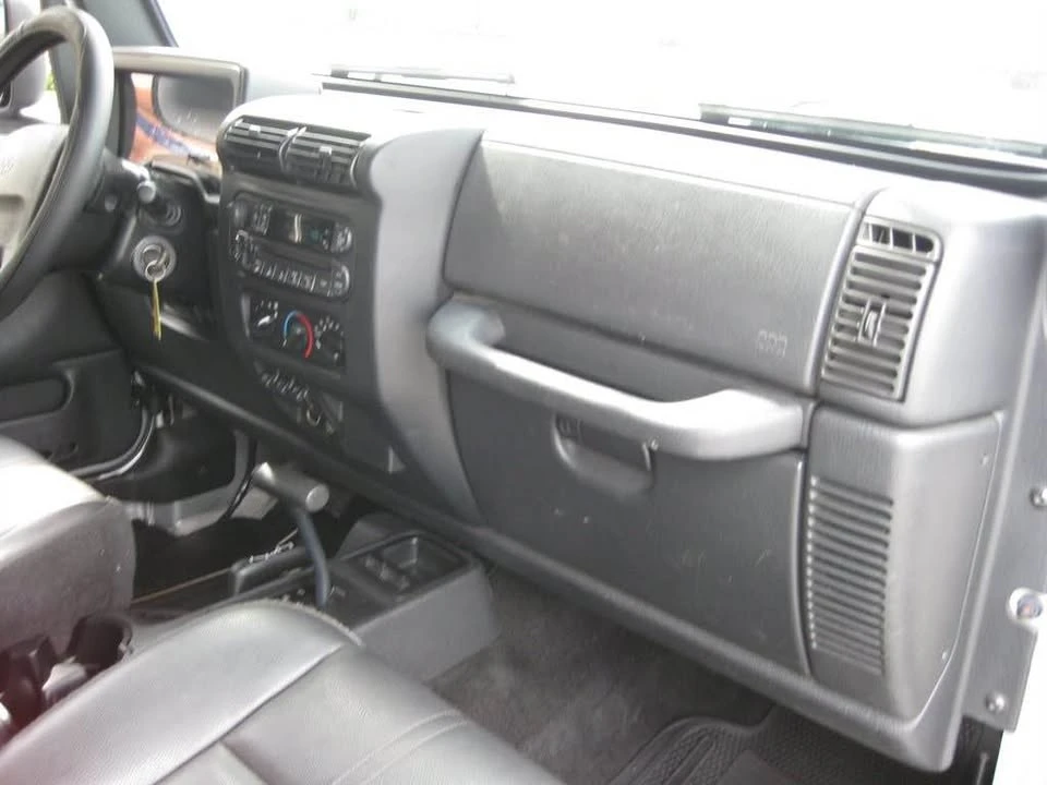 2003 Jeep TJ Wrangler - Image 16 of 17